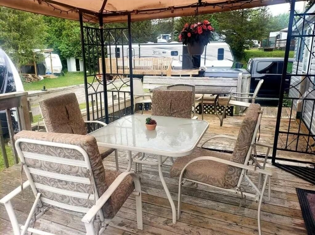 sandbanks waterfront family cottage