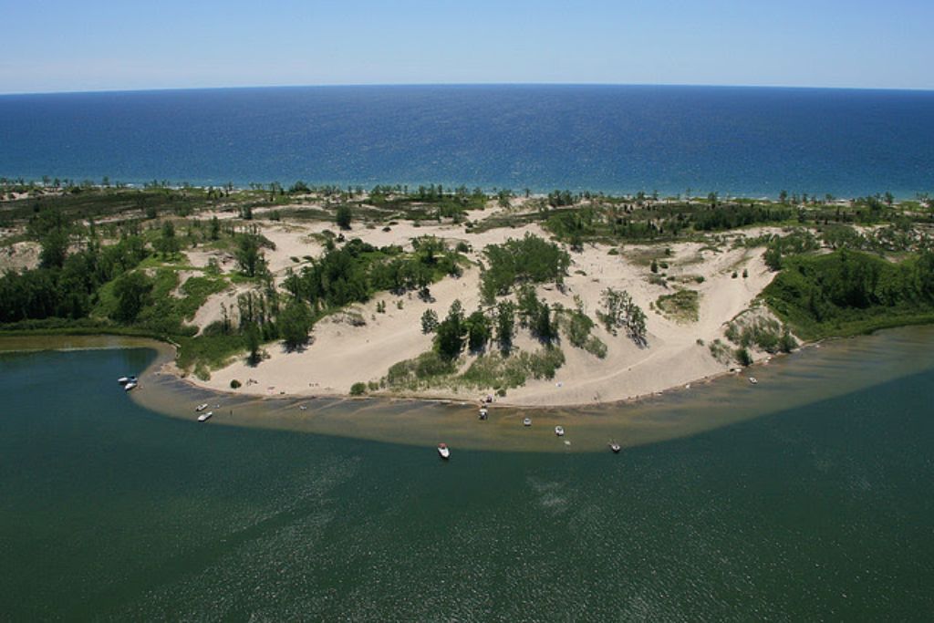 The Sandbanks Beach Cottage WEST LAKE WATERSPORTS SANDBANKS